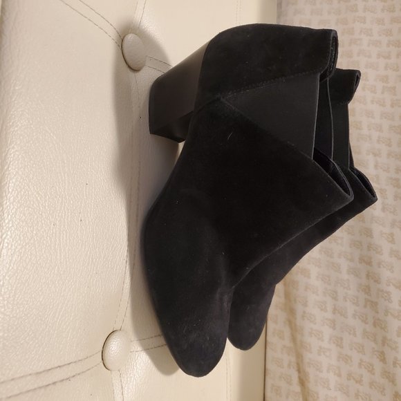 Aquatalia Black Suede Slip On Bootie Heels - Picture 5 of 6